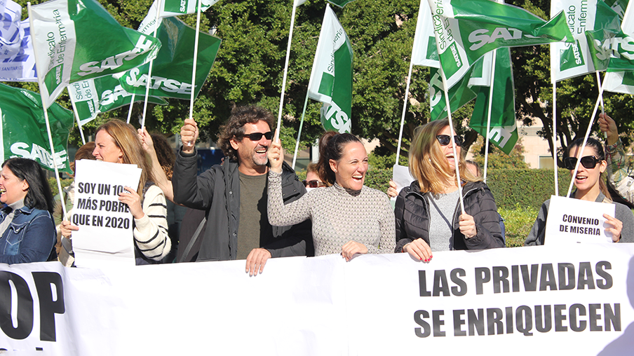 Concentración contra el convenio colectivo de la sanidad privada